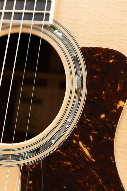 Taylor Legacy 815e Deep Body Jumbo Acoustic/Electric Guitar - Natural with Hardshell Case