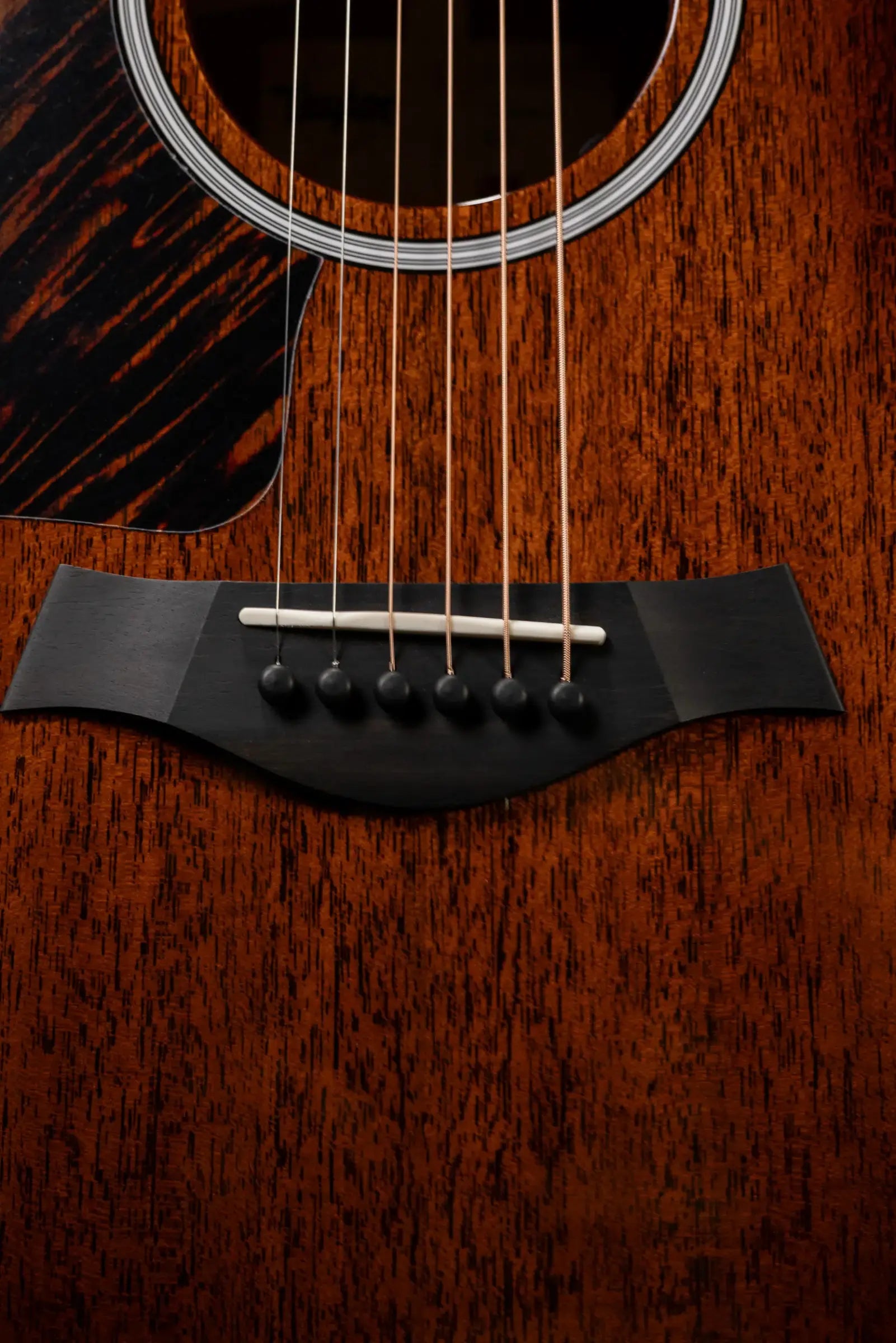 Taylor Next Generation 324ce Left-Handed Grand Auditorium Acoustic/Electric Guitar with Hardshell Case
