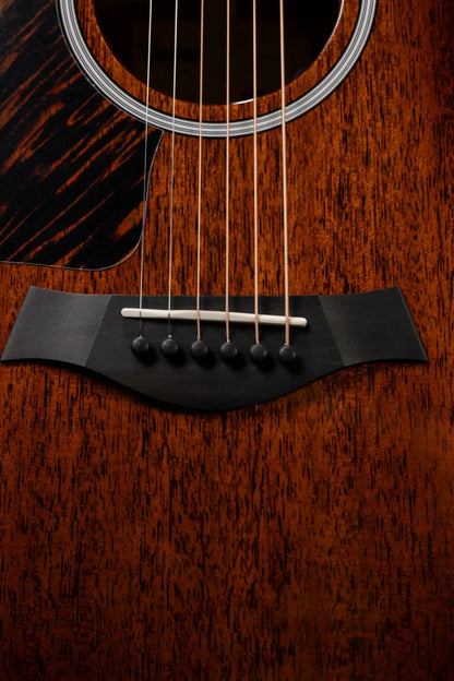 Taylor Next Generation 324ce Left-Handed Grand Auditorium Acoustic/Electric Guitar with Hardshell Case