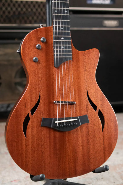 Taylor T5z Classic Electric Guitar with Gig Bag