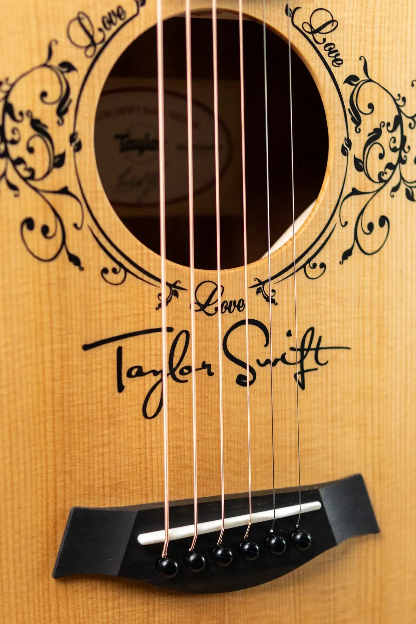 Taylor TS-BT Taylor Swift Signature Acoustic with Gig Bag