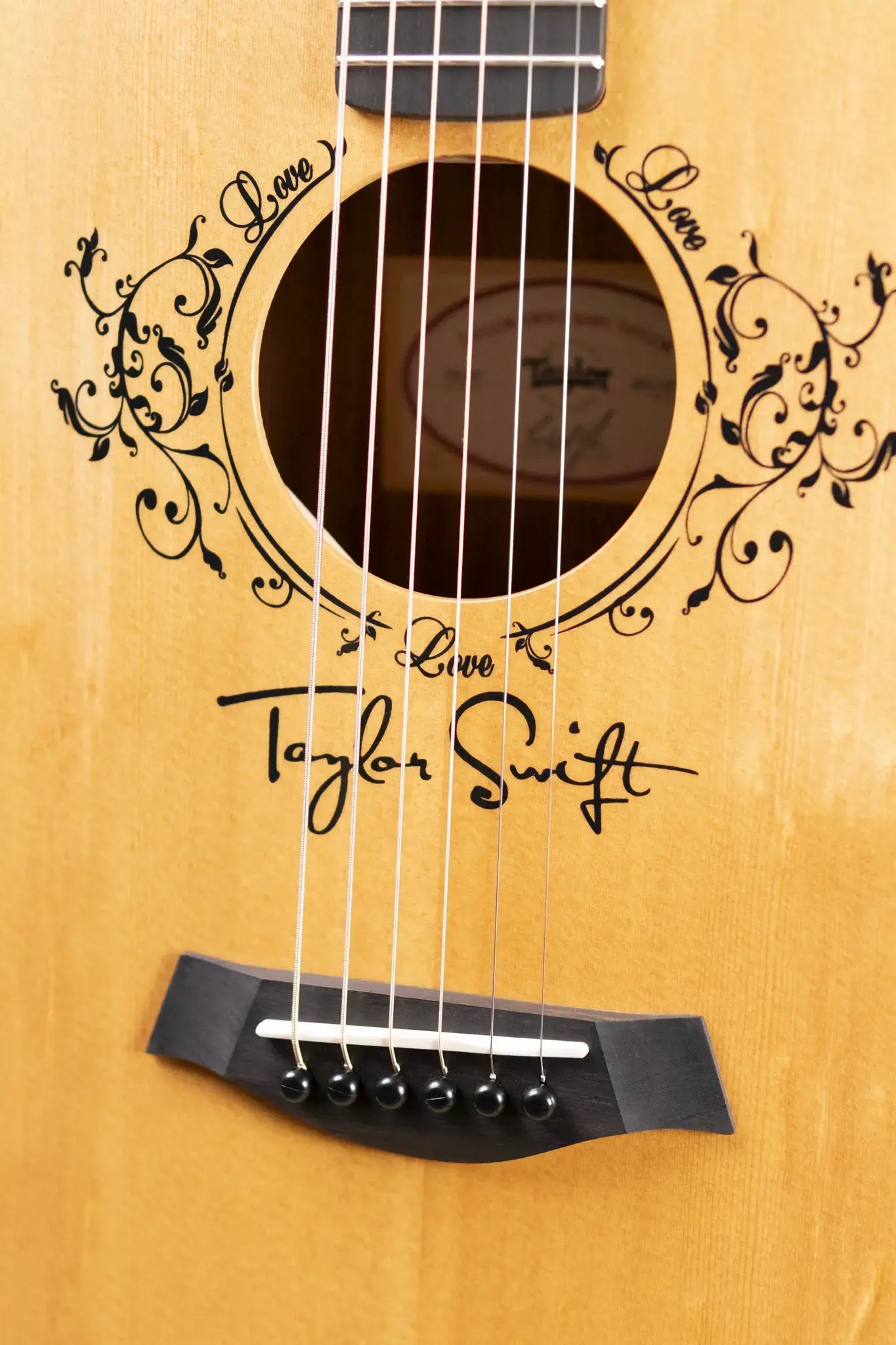 Taylor TS-BT Taylor Swift Signature Baby Taylor Acoustic Guitar with Gig Bag