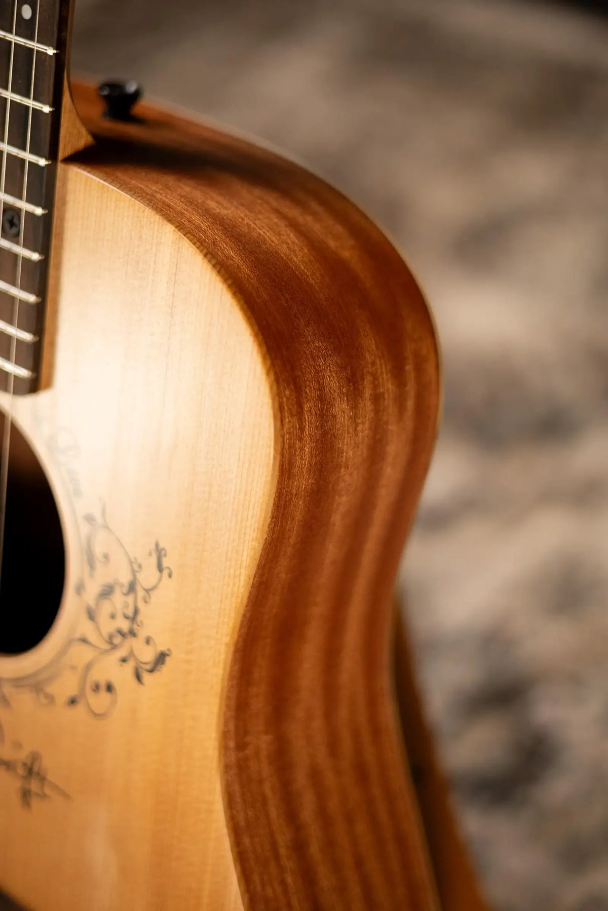 Taylor TS-BTe Taylor Swift Acoustic/Electric Guitar with Gig Bag