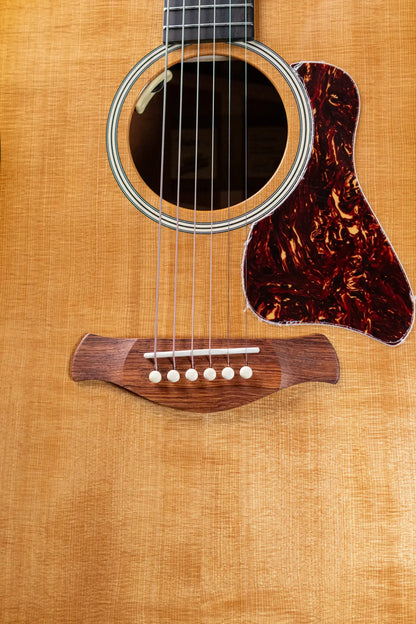 Taylor Trey Hensley Gold Label 510e Special Edition Dreadnought Acoustic / Electric Guitar - Antique Blonde with Hardshell Case