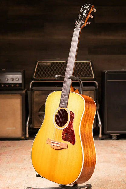 Taylor Trey Hensley Signature Gold Label 510e Dreadnought Acoustic/Electric Guitar with Hardshell Case