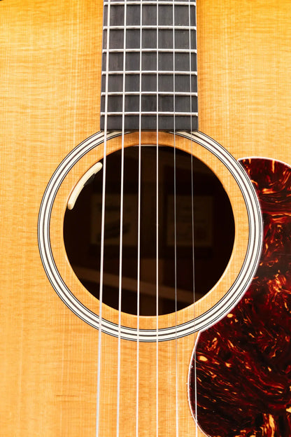 Taylor Trey Hensley Signature Gold Label 510e Special Edition Dreadnought Acoustic/Electric Guitar with Hardshell Case