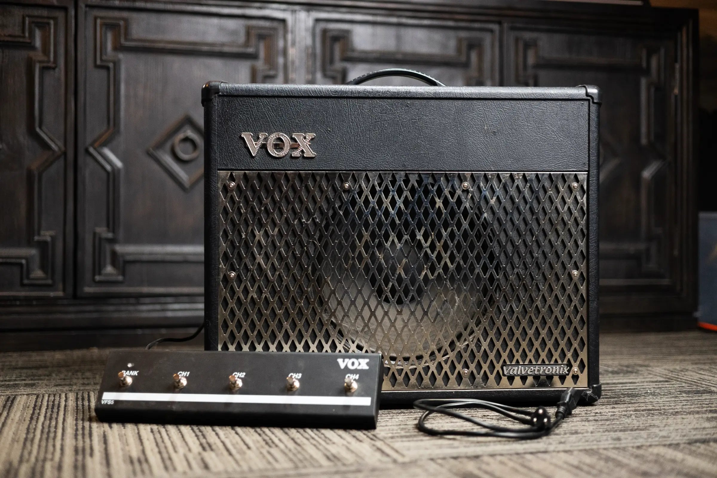 Vox VT50 Guitar Amp with Footswitch - Used