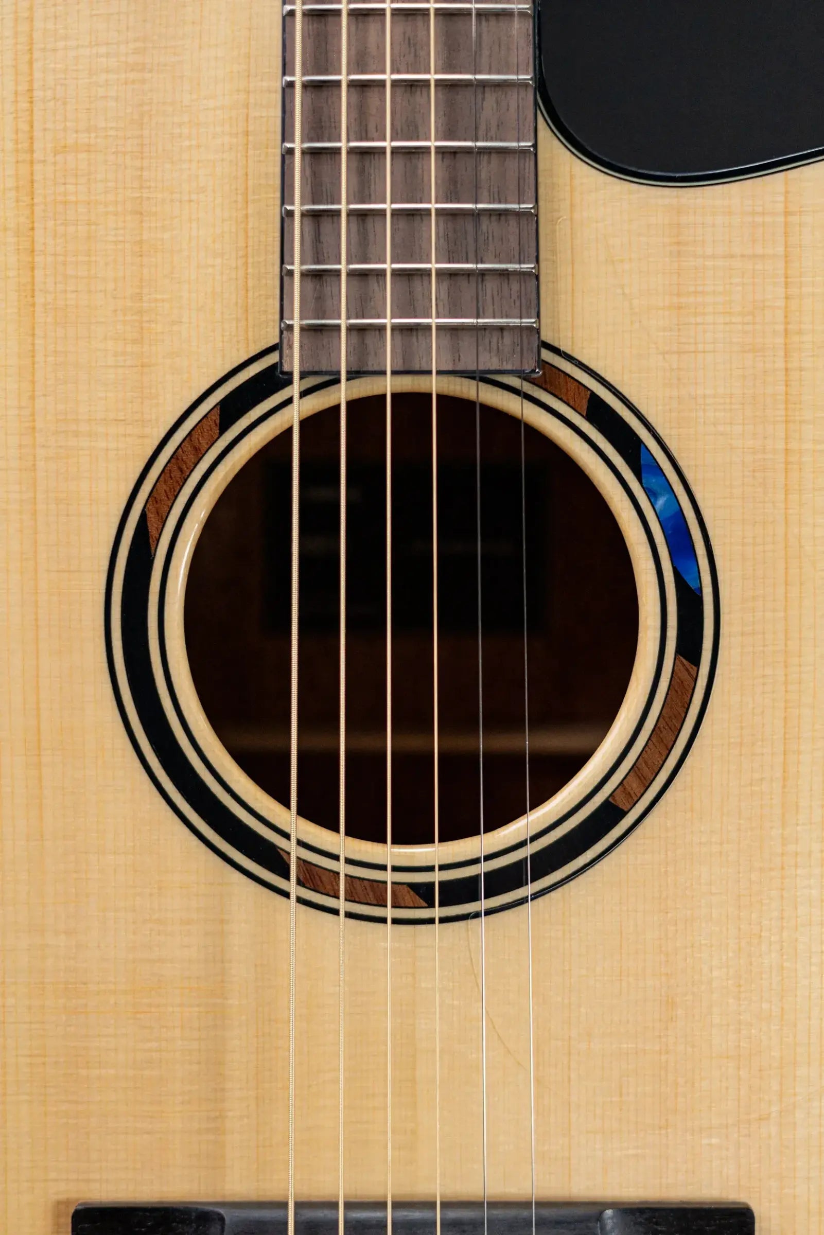 Yamaha TAS1 C Concert Cutaway Acoustic/Electric Guitar - Natural with Gig Bag