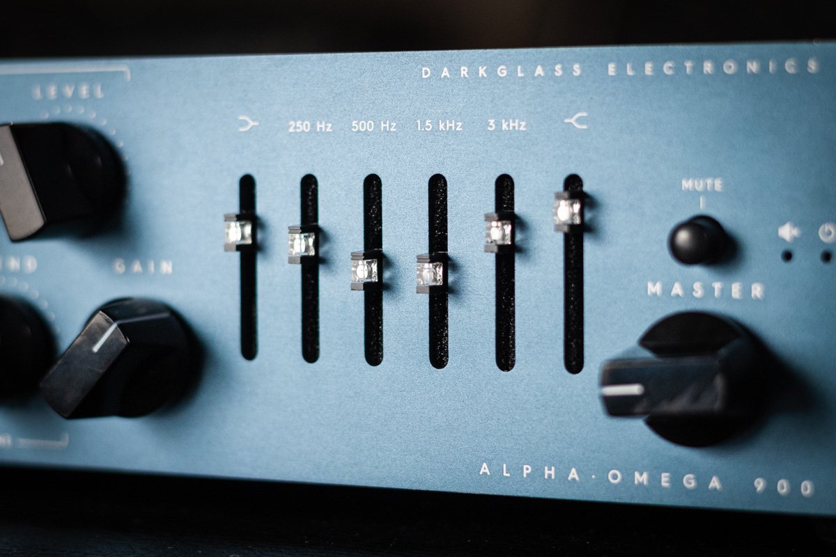 Darkglass Alpha Omega 900W Bass Amplifier