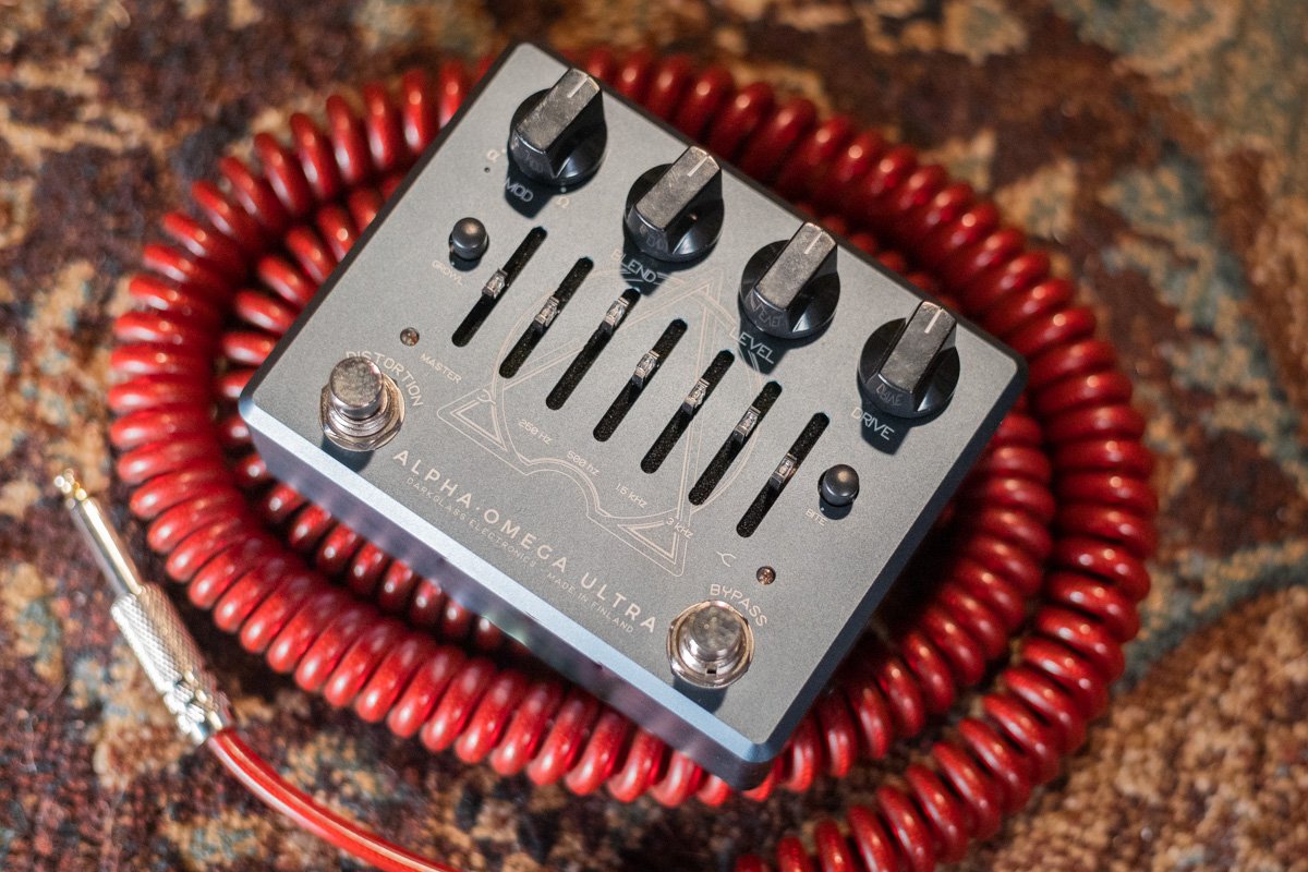 Darkglass Alpha Omega Ultra V2 Bass Preamp Bass Pedal with Aux In