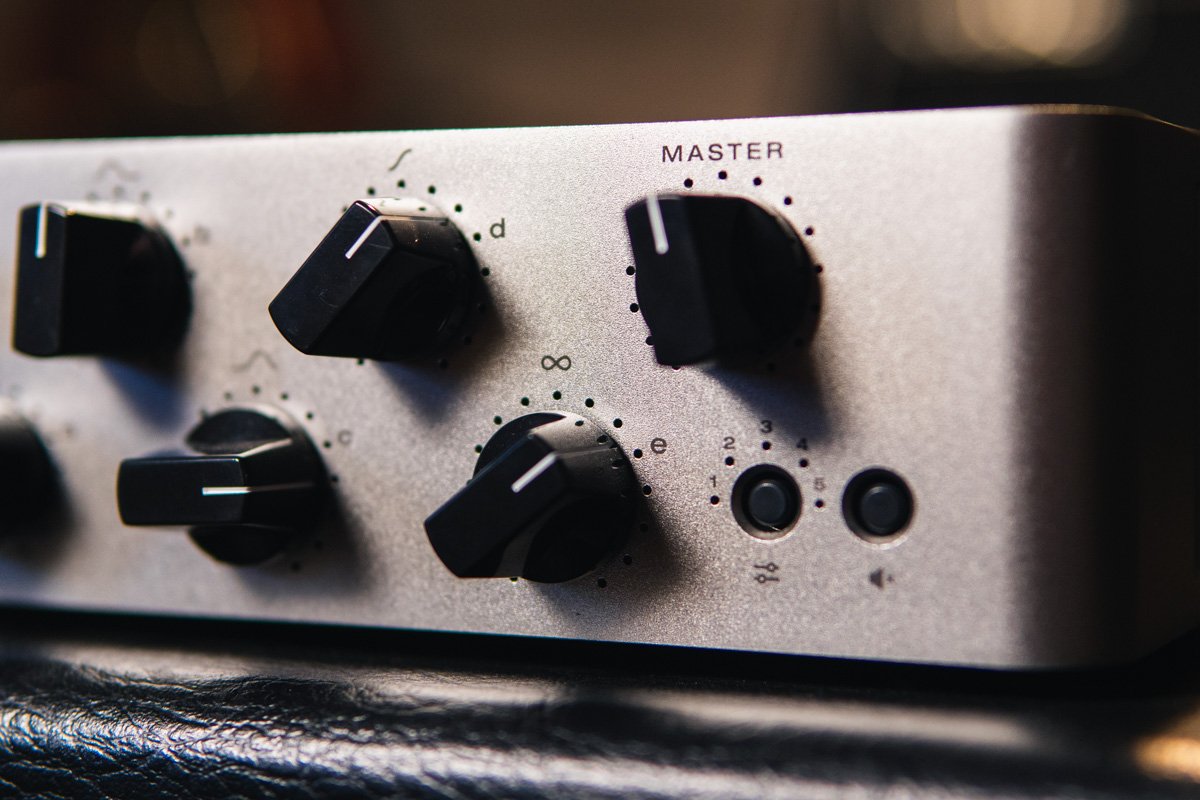 darkglass exponent 500 watt bass amp head haggertys 04