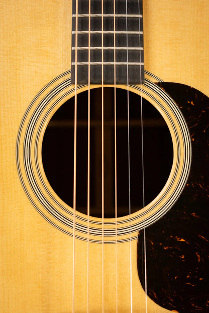 Martin Super HD-28 Dreadnought Acoustic Guitar with Hardshell Case