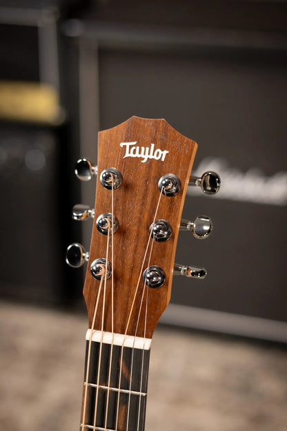 Taylor BT1 Baby Taylor Acoustic Guitar with Gig Bag