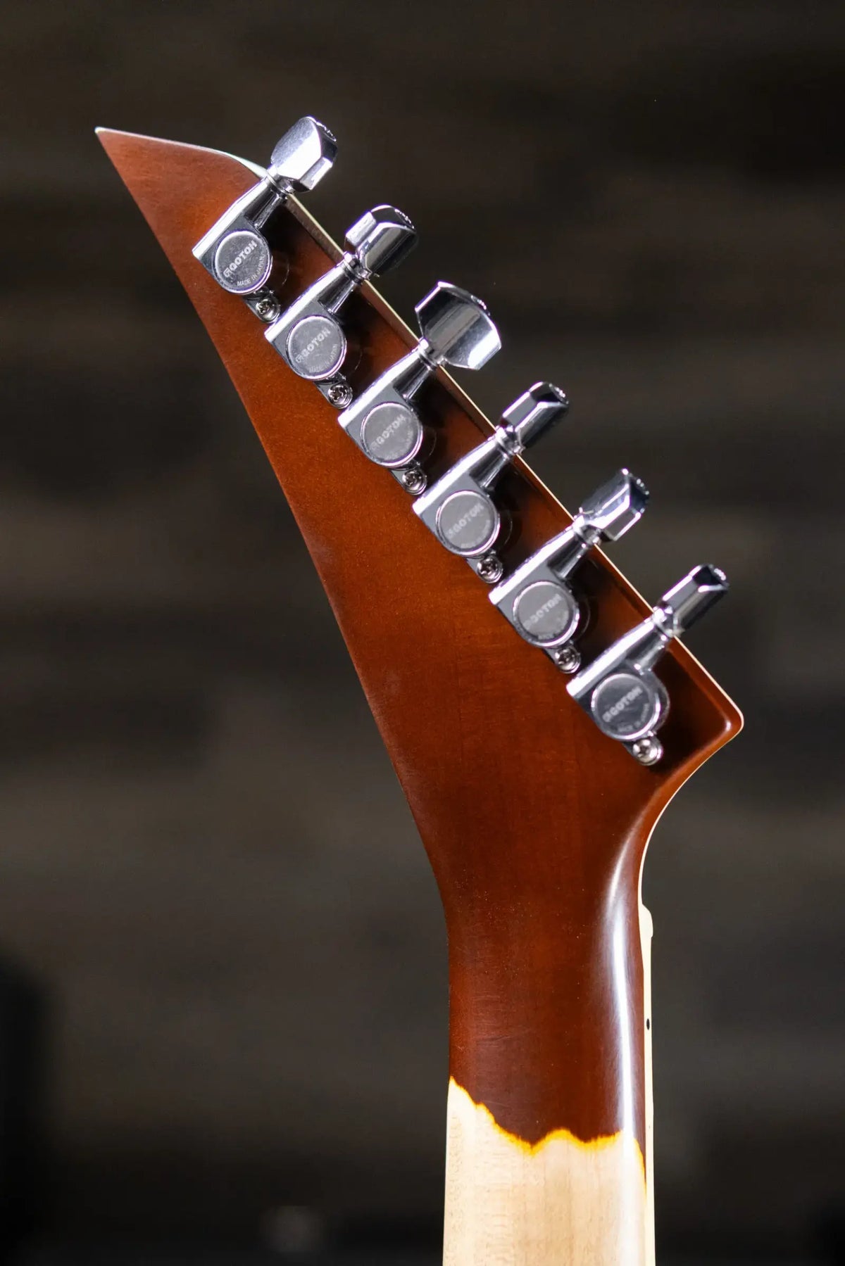 Jackson Custom Shop USA Special Edition Kelly Electric Guitar -  Nitro-Relic Tour Gold Top with Hardshell Case