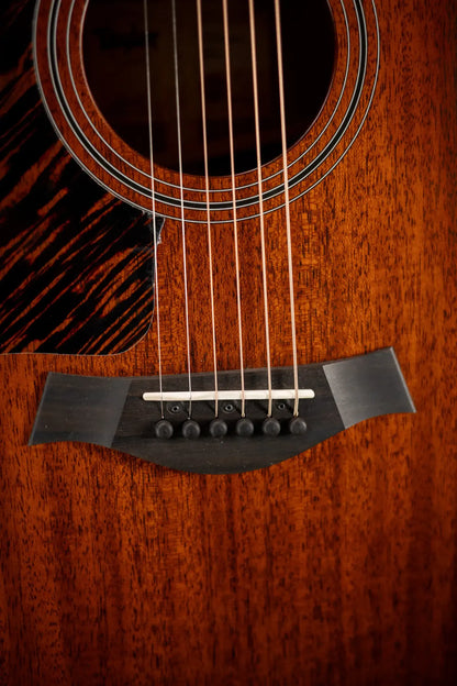 Taylor 324ce Left-Hand Grand Auditorium Acoustic/Electric Guitar - Shaded Edge Burst with Hardshell Case