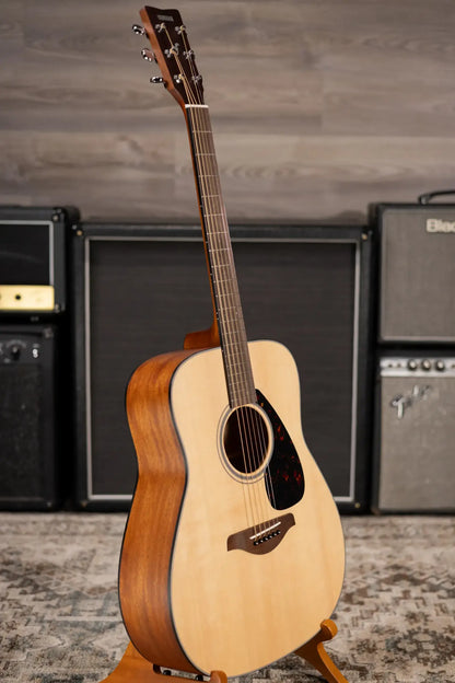 Yamaha FG800M Dreadnought Acoustic Guitar - Matte Finish