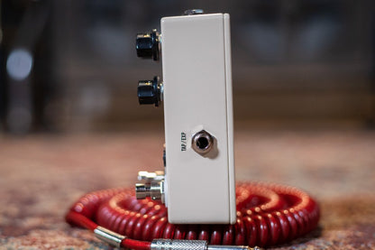 JHS Kodiak Tremolo Guitar Effects Pedal w/Tap Pedal