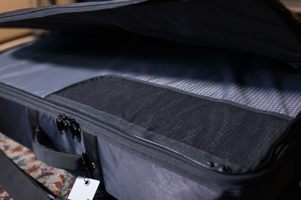 MONO Pedalboard Large Black + Pro Accessory Case 2.0 - Black - Open Box