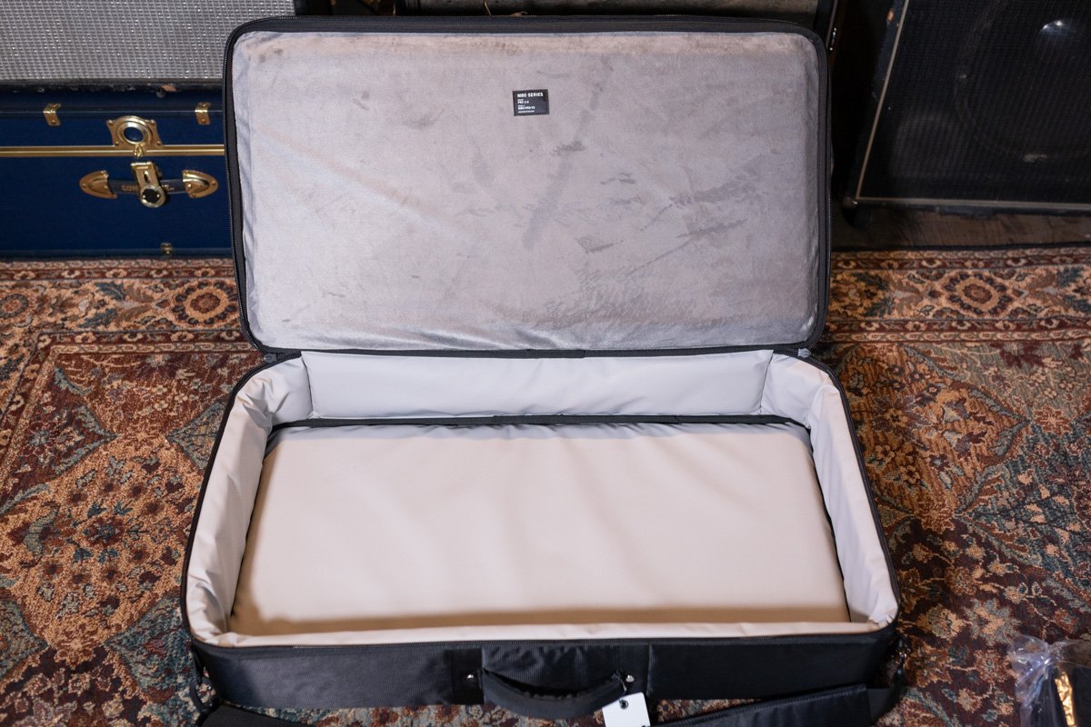 MONO Pedalboard Large Black + Pro Accessory Case 2.0 - Black