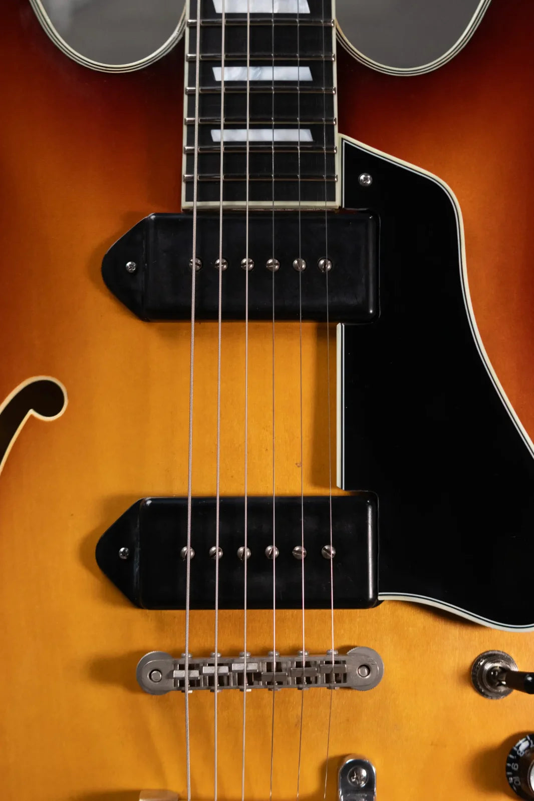 Eastman T64/V-GB Antique Goldburst with Bigsby and Hardshell Case