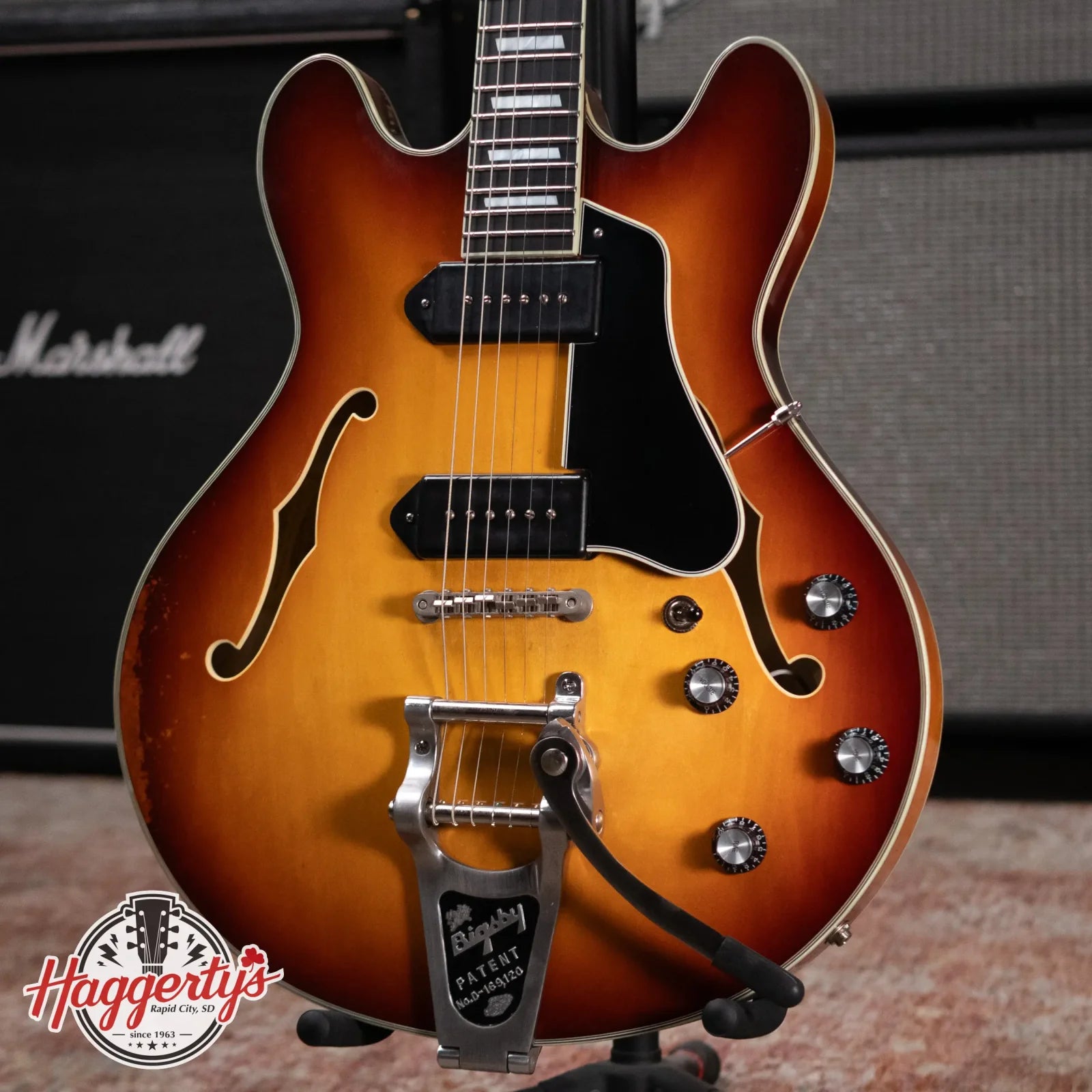Eastman T64/V-GB Antique Goldburst with Bigsby and Hardshell Case