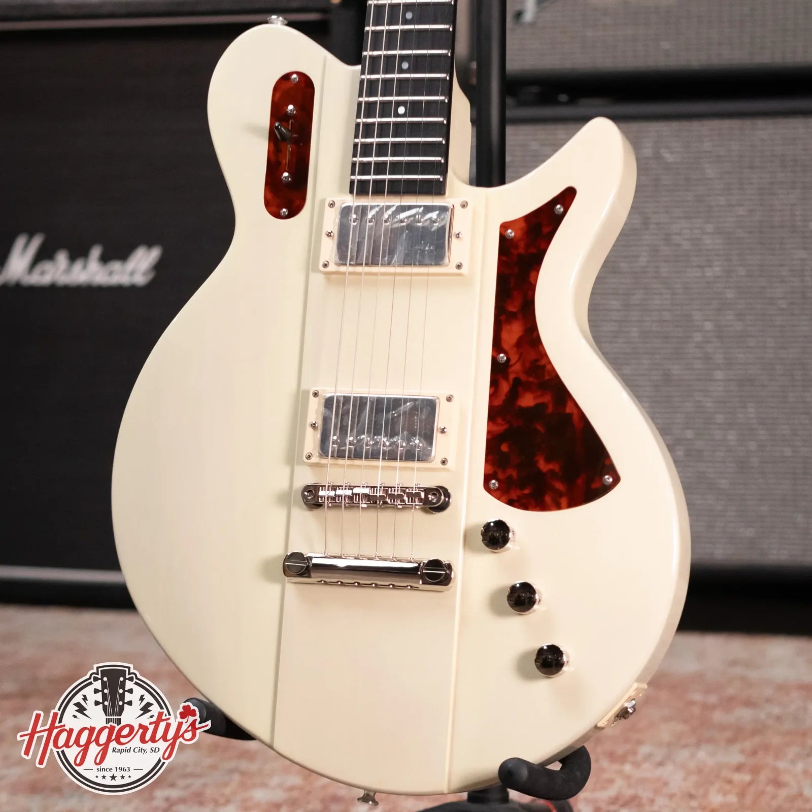 Eastman Juliet - Pomona Blonde with Soft Case