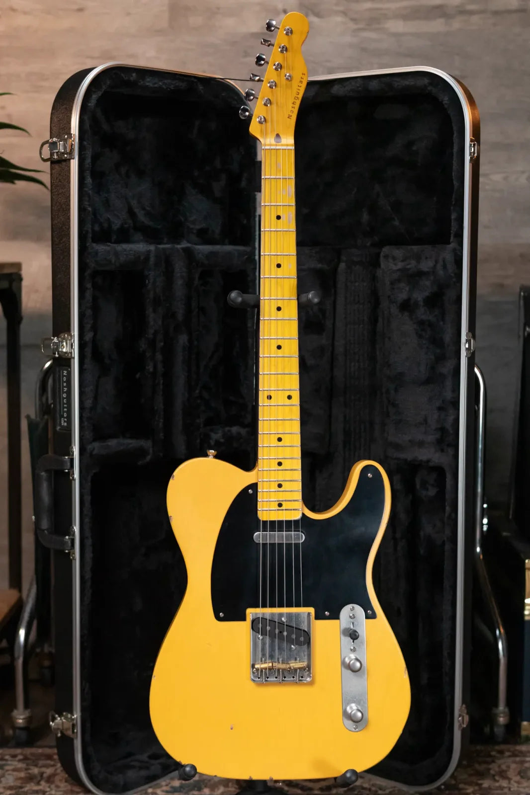 Nash T-52 Electric Guitar - Butterscotch with Hardshell Case