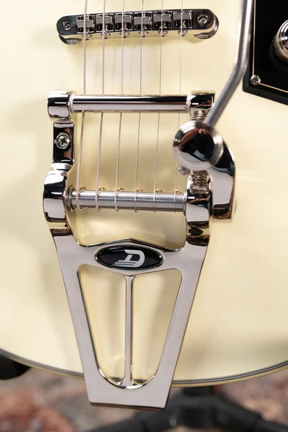 Duesenberg Starplayer TV Fullerton - White with Hardshell Case