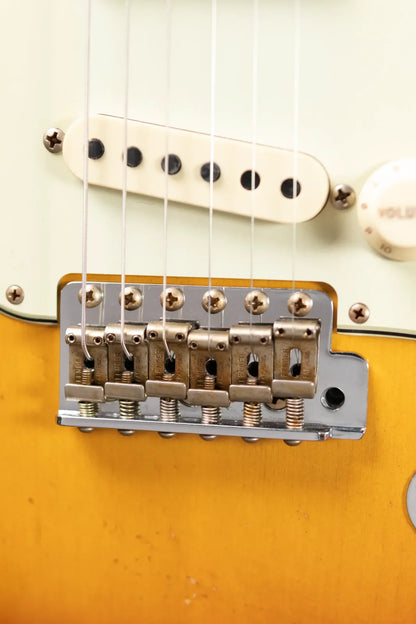 Fender Custom Shop Limited Edition 1964 L-Series Stratocaster Heavy Relic - 3-Color Sunburst with Hardshell Case