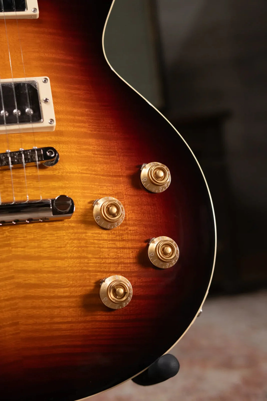 Eastman SB59-SB Electric Guitar - Sunburst with Hardshell Case