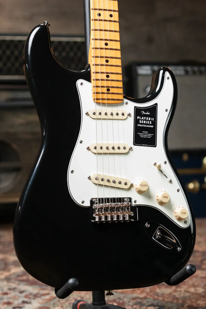 Fender Player II Stratocaster, Maple Fingerboard - Black