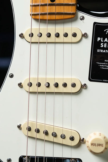 Fender Player II Stratocaster, Maple Fingerboard - Black