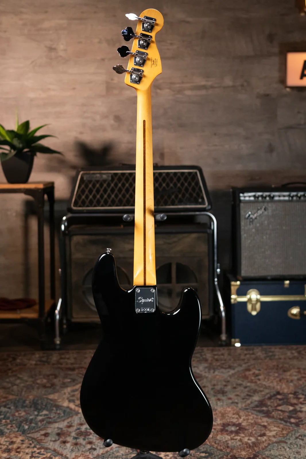 Squier Classic Vibe '70s Jazz Bass Left-Handed, Maple Fingerboard - Black