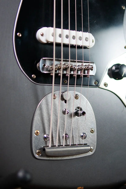 (RTO) Nash B-6 6-String Bass - Charcoal with Hardshell Case