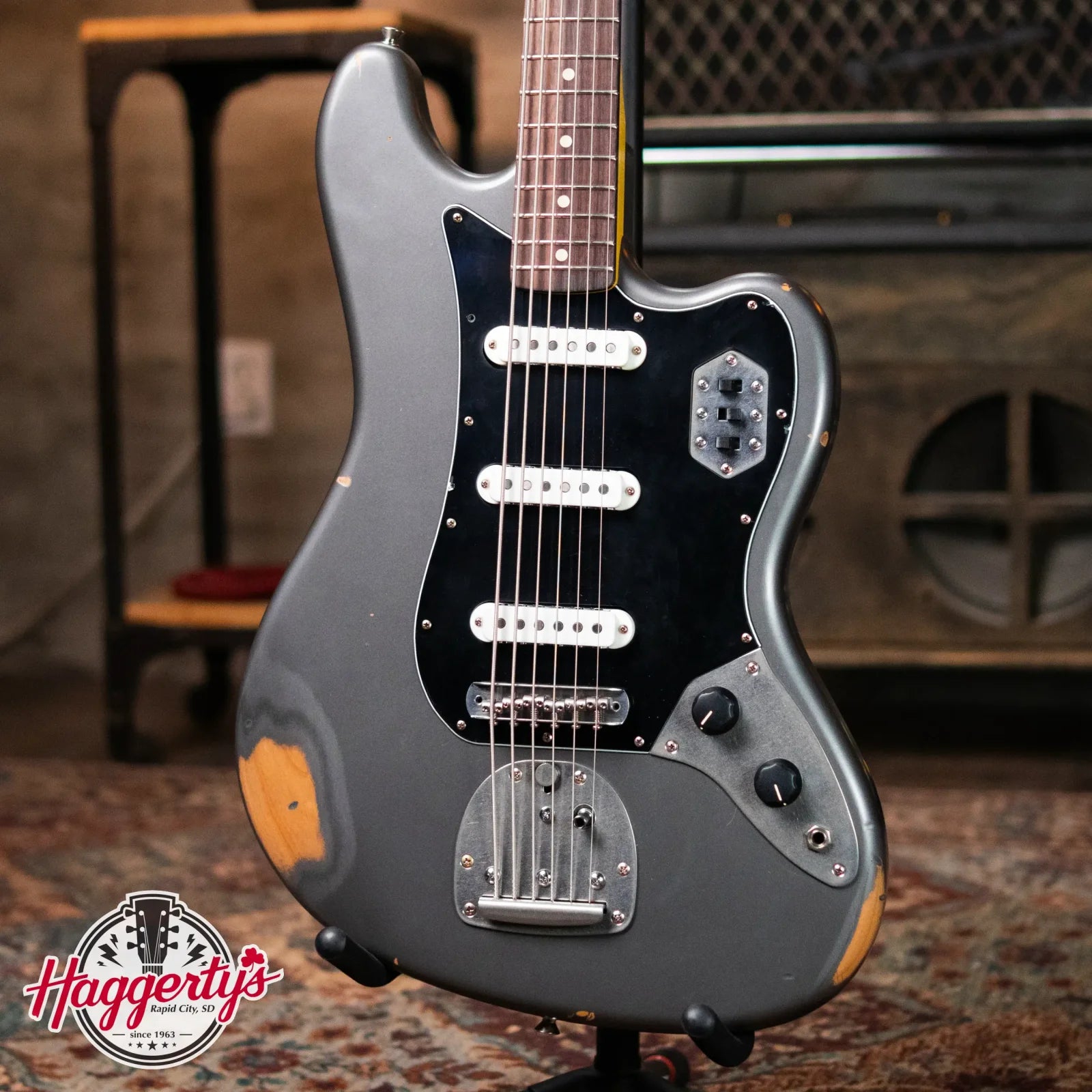 (RTO) Nash B-6 6-String Bass - Charcoal with Hardshell Case