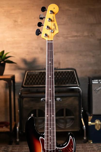 Fender American Vintage II 1966 Jazz Bass Rosewood Fingerboard - 3-Color Sunburst with Hardshell Case