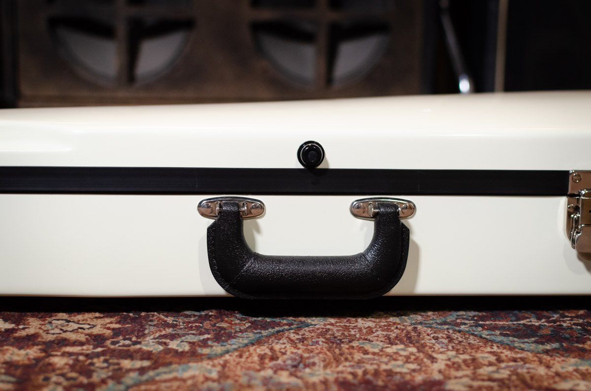 Bobelock 1029 Fiberglass Arrow Mandolin Case- Ivory/Blue