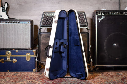 Bobelock 1029 Fiberglass Arrow Mandolin Case- Ivory/Blue