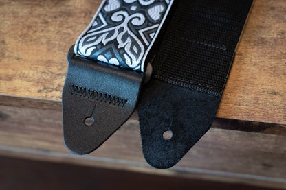 Ernie Ball P04166 Tribal Silver Guitar Strap