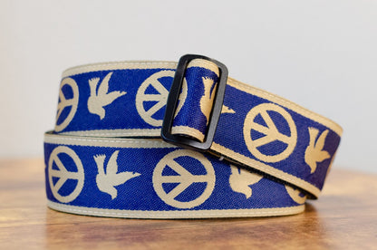Ernie Ball P04699 Navy Blue and Beige Peace Love Dove Jacquard Guitar Strap