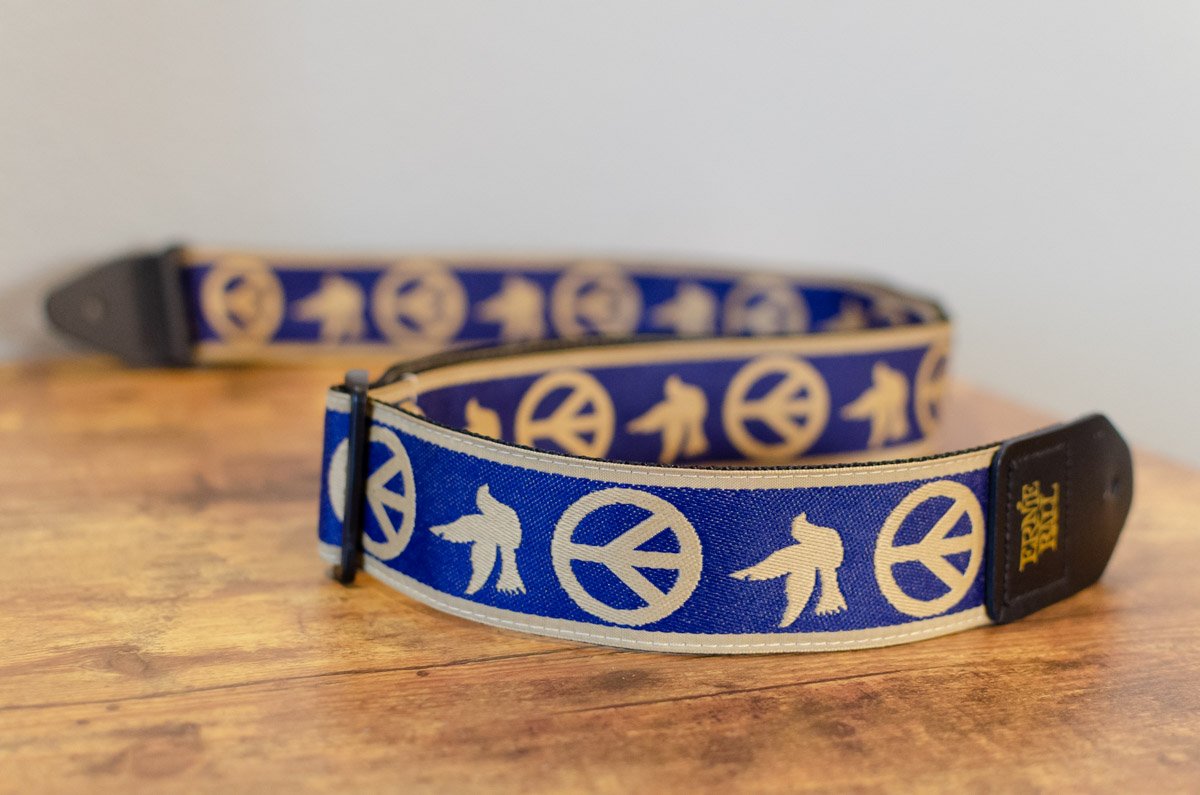 Ernie Ball P04699 Navy Blue and Beige Peace Love Dove Jacquard Guitar Strap