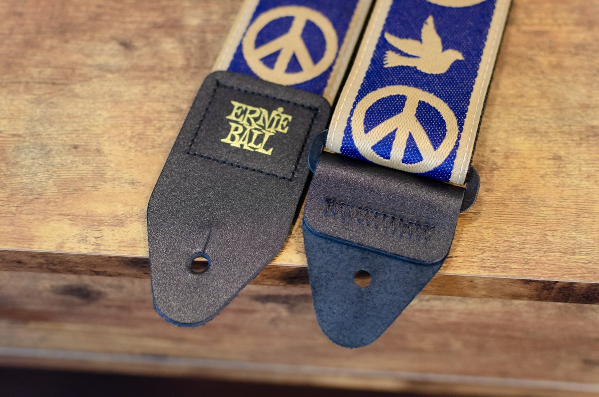 Ernie Ball P04699 Navy Blue and Beige Peace Love Dove Jacquard Guitar Strap