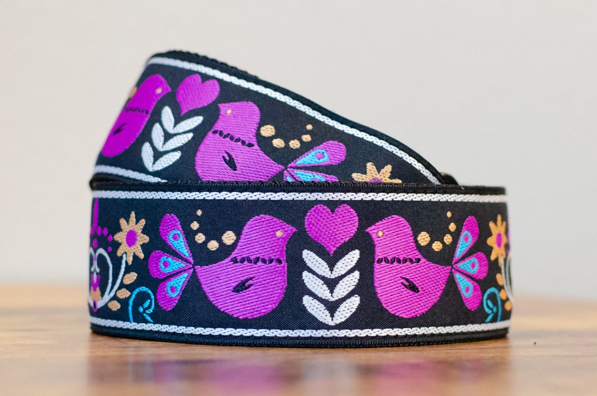 Ernie Ball P05331 Purple Bird Lupin Jacquard Guitar Strap