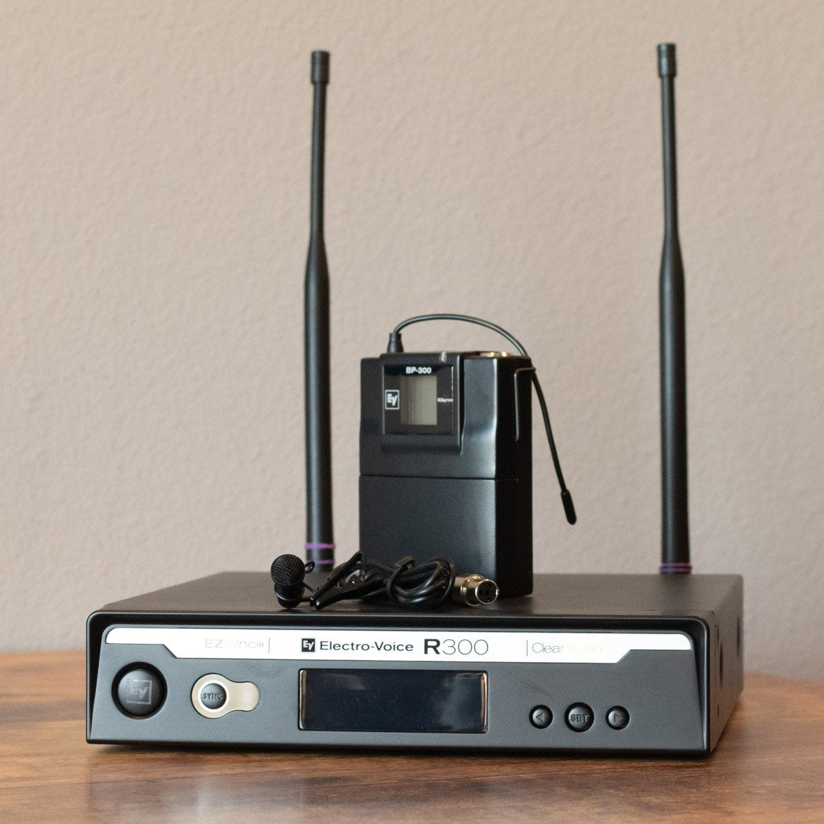 EV R300 Lapel Wireless Microphone