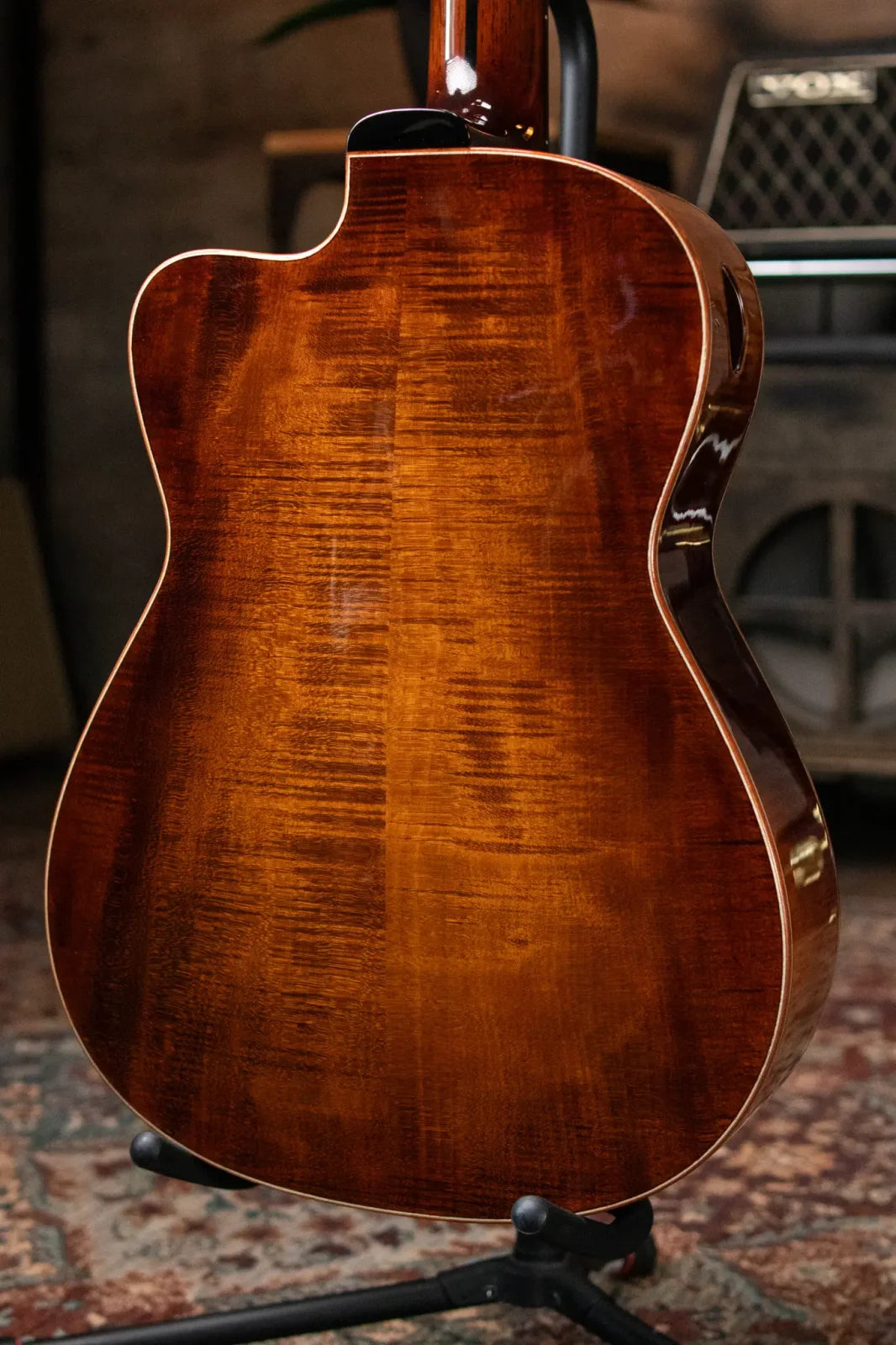 Eastman Cabaret-JB John Buscarino Classical Guitar with Hardshell Case