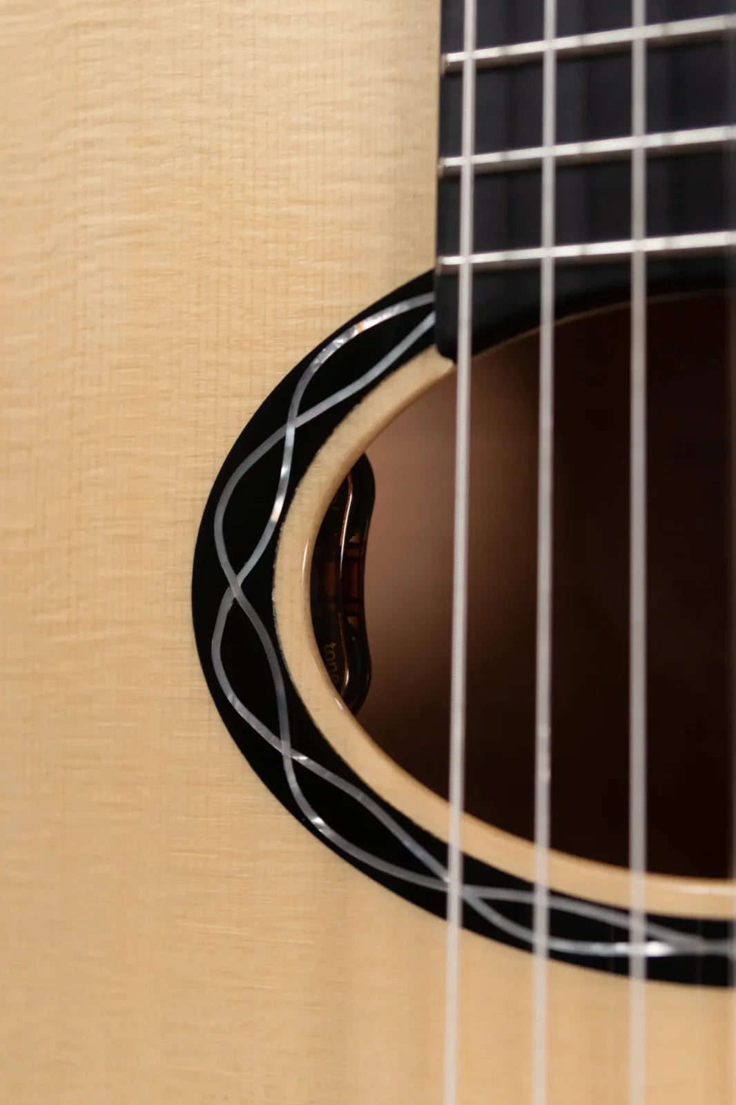 Eastman Cabaret-JB John Buscarino Classical Guitar with Hardshell Case