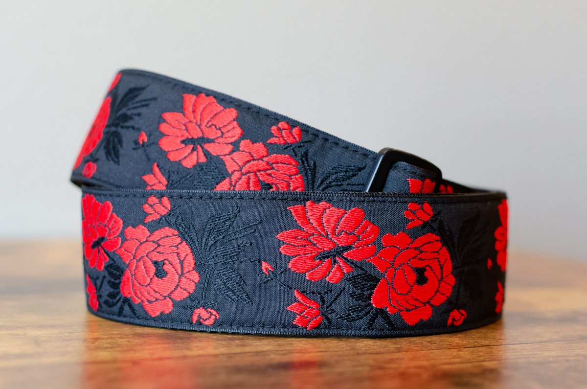 Ernie Ball P05335 Tango Rose Jacquard Strap