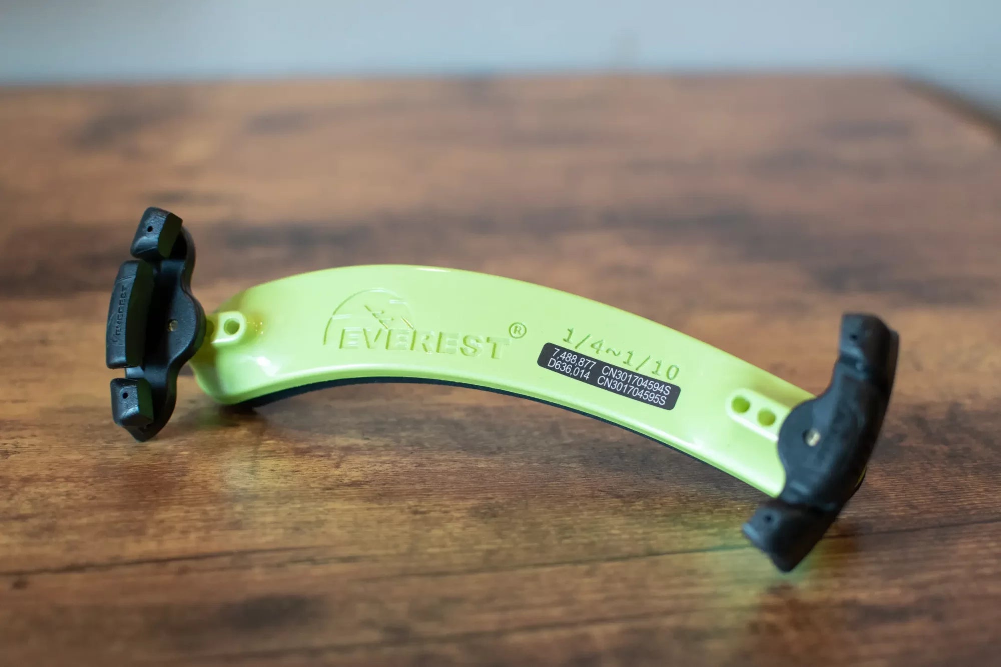 Everest 1/10-1/4 Shoulder Rest- Green