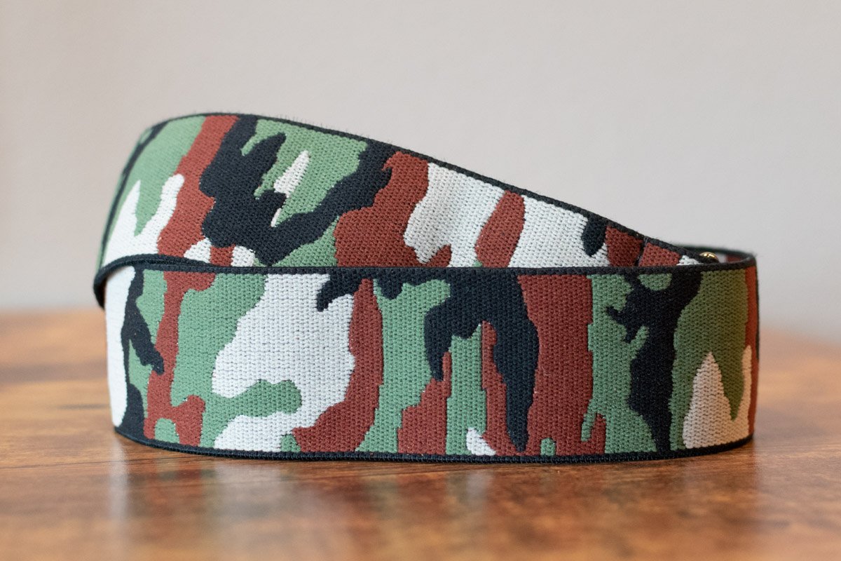 Fender Weighless 2" Woodland Camo Guitar Strap