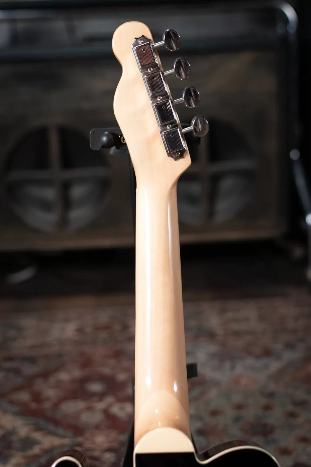 Fender Fullerton Tele Ukulele, White Pickguard - 2-Color Sunburst